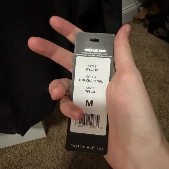 Yogalicious Black zip up jacket - Picture 3 of 6